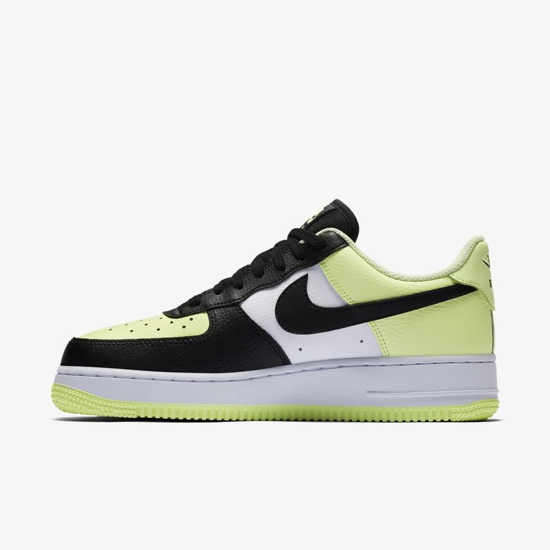 Nike air force hotsell 1 07 barely volt